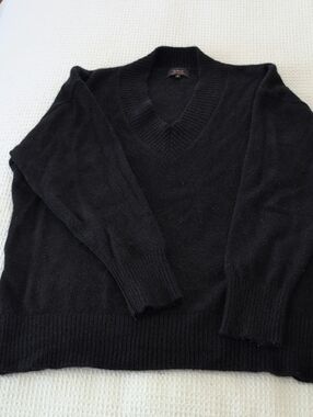 Quince Black V-Neck Women's Cashmere Sweater